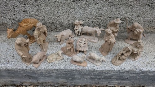 Holz krippe figuren geschnitzt - figuren,